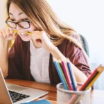 Księgarnia internetowa czy stacjonarna? Jak kupować książki mądrze i tanio